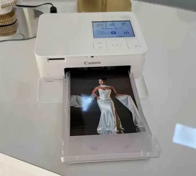 uso pratico da canon imprimindo foto de mulher com vestido